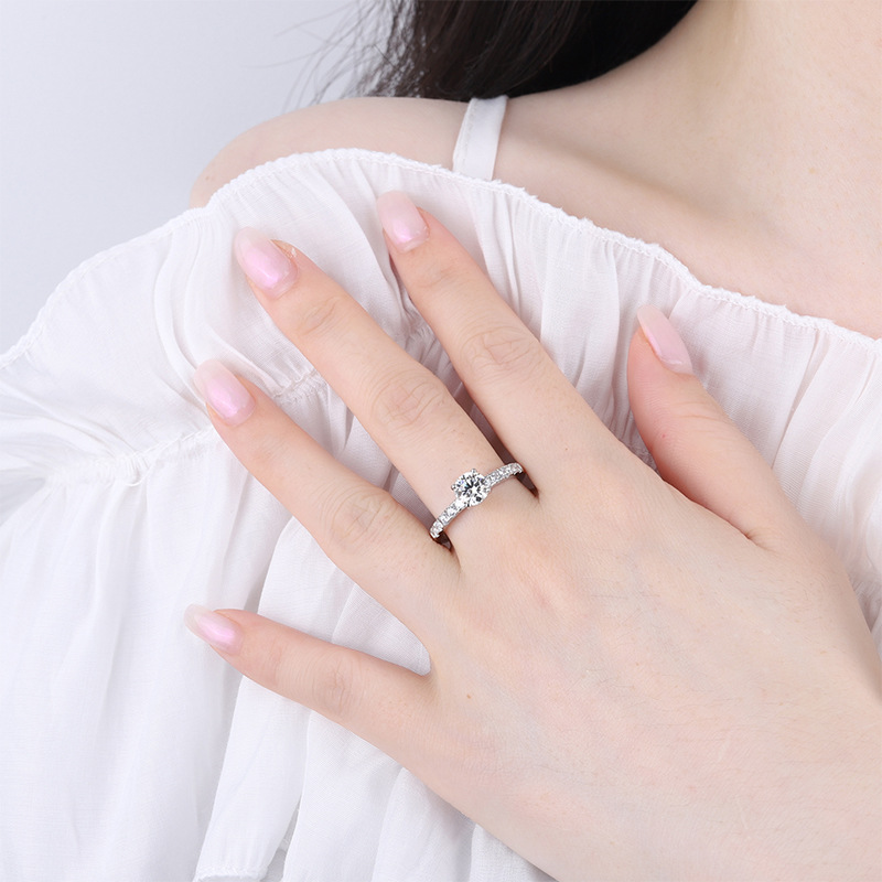 1-karaats D VVS1 Moissanite ri - Moissanite Engagement Ring 1 Carat recensie en prijs